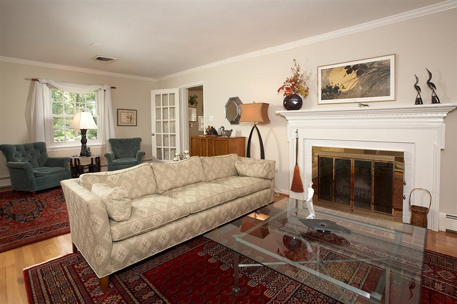 McLean Virginia Real Estate McLean Hamlet Colonial!